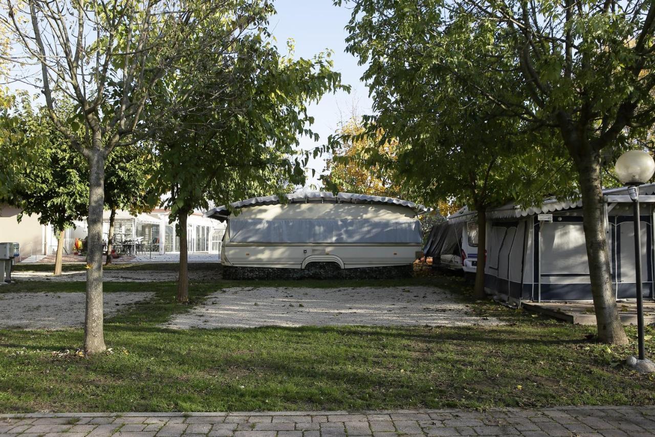 Camping Da Giovanni 페스키에라델가르다 외부 사진